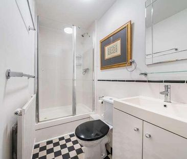 Comeragh Road, Barons Court, W14 - Photo 1