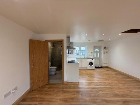 Studio to rent - Photo 3