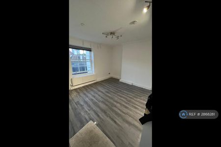 3 bedroom flat to rent - Photo 5