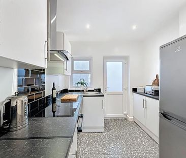 2 bedroom end of terrace house to rent - Photo 6