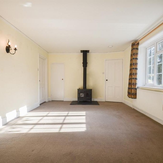 5 bedroom detached house to rent - Photo 1