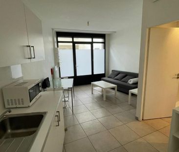 Location Appartement 1 pièce 23m² BORDEAUX 33000 - Photo 2