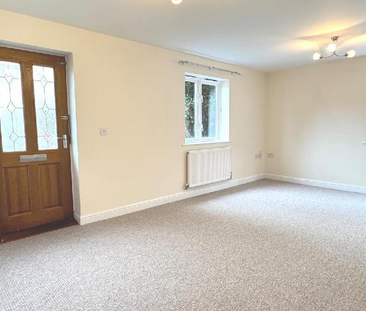 2 bedroom ground floor flat to rent - Photo 2