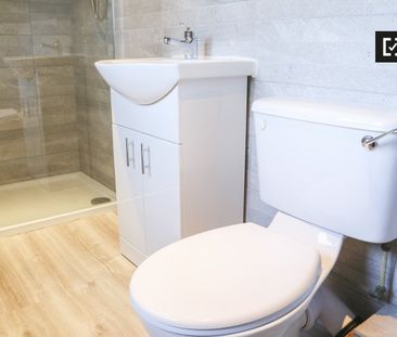 Room in a shared 8-bedroom apartment, Inns Quay, Dublin - Photo 6