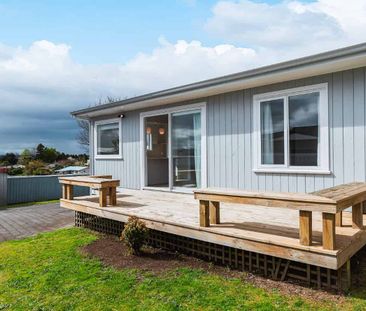 As New - Hilltop House with Views - Genuine Long Term - Photo 4