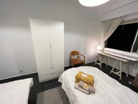 Plaza Profesor Tamarit Olmos, Valencia, Valencian Community 46010 - Photo 4