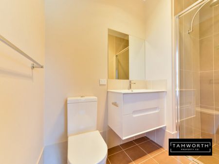 NORTH TAMWORTH - Two Bedroom and Two Bathroom Unit - Photo 5