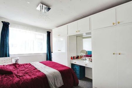 Star Road, Uxbridge, UB10 - Photo 4