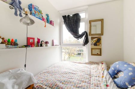 3 Bed Flat, Misterton Court, SW11 - Photo 3