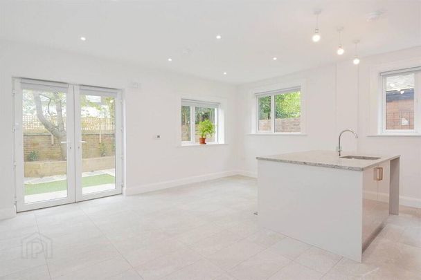 6 Chlorine Gardens, Belfast, BT9 5DJ - Photo 1