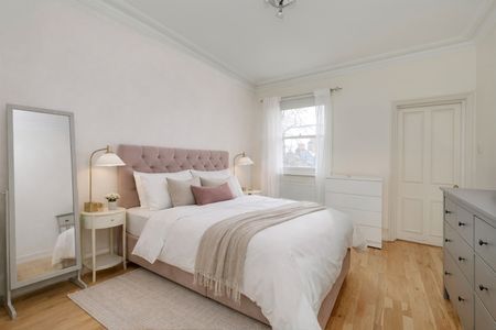 Beaufort Gardens, SW3 - Photo 2