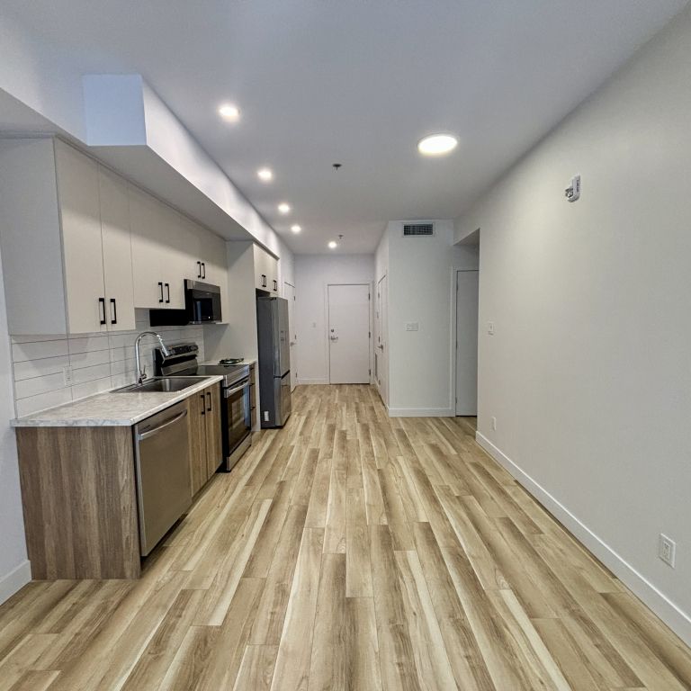 3 1/2 Tout Inclus - Photo 1