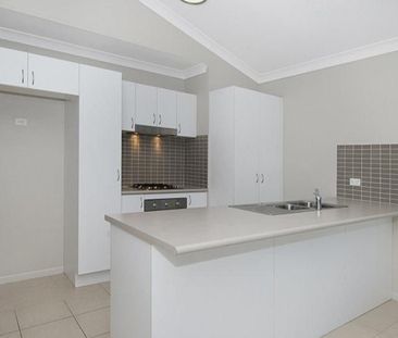 Modern, Low-Maintenance Living - 21 Izaro Circuit, Burdell - Photo 4