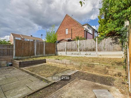 3 bedroom semi-detached house to rent - Photo 3