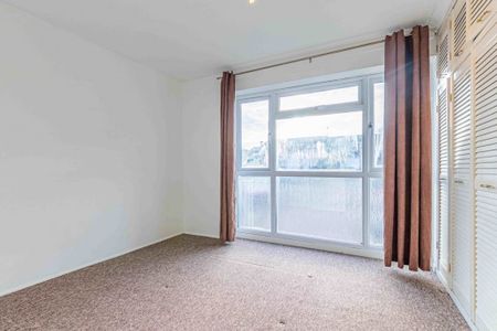 1 bed Flat for rent - Photo 3