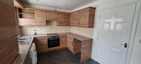 3 bedroom terraced house to rent - Photo 5