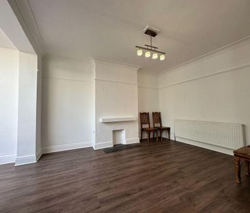 5 bedroom semi-detached house to rent - Photo 4