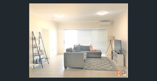 Convenient & Effortless Apartment Living in Heart of Ellenbrook - Photo 1