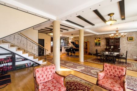 Large Five Bedroom House with Pool - Mogosoaia - Photo 2