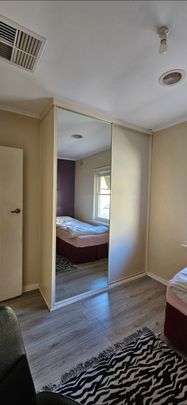 Bedford Park - Photo 1