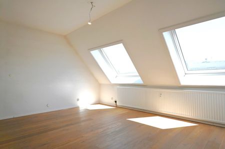 Über den Dächern von Linz – Geräumige 3-Zimmer-Dachgeschosswohnung mit Charme, Ausblick & viel Licht - Foto 3