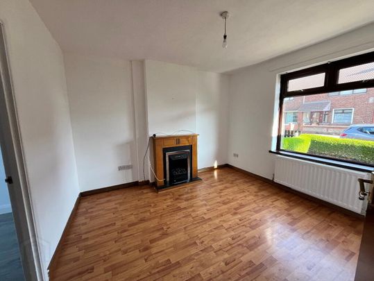 16 Coronation Road, Carrickfergus, BT38 7EX - Photo 1