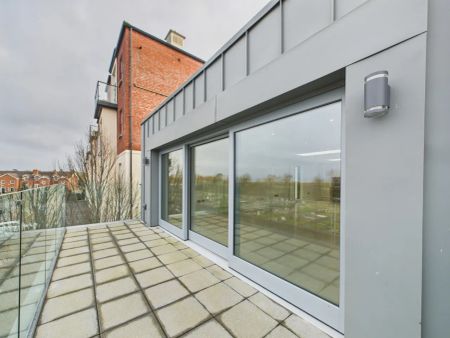 1 Priory Gate - Photo 2