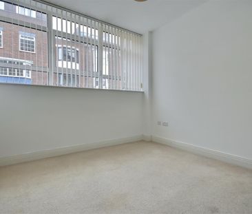 Quay House, Broad Street, Portsmouth - Photo 2