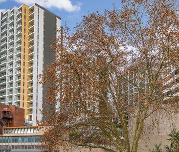 Modern Apartment - Photo 4