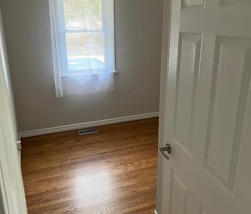 For Lease - 329 Cochrane Street, Whitby, Ontario - Photo 6