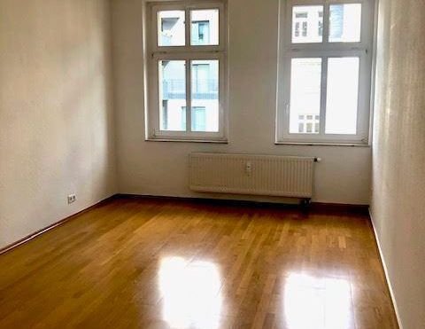 Schöne 2 Zimmerwohnung mit Parkett, Balkon , Wanne und Dusche in beliebter Lage! - Photo 1