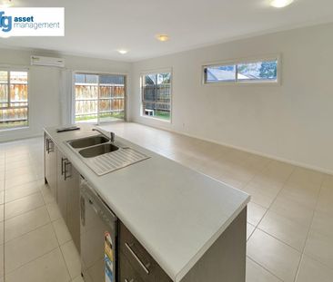 Modern & Contemporary 3 Bedroom Townhouse! Prime Location! - Photo 5