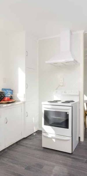 Feilding - 3 bedrooms - Photo 1