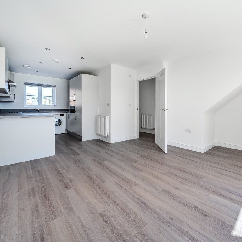 Upton hall crescent - Photo 1