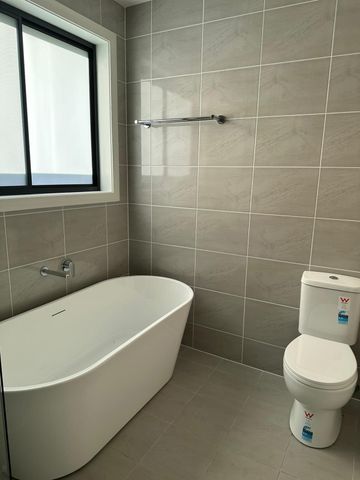 BRAND NEW HOUSE - READY TO MOVE IN - Photo 4