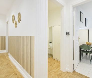 Rooms for rent in 9-bedroom apartment in Campo Pequeno - Photo 6
