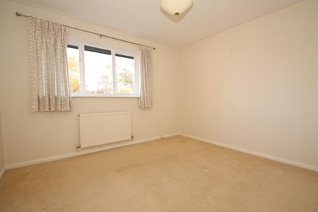 Bisley, Woking - Photo 2