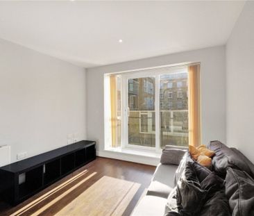 Bromyard Avenue - Photo 4