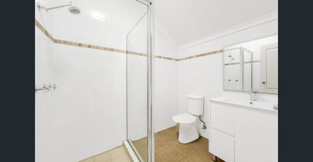 Remarkable, Aesthetically Pleasing & Recently Refurbished Triple Story Townhouse For Lease - Photo 4