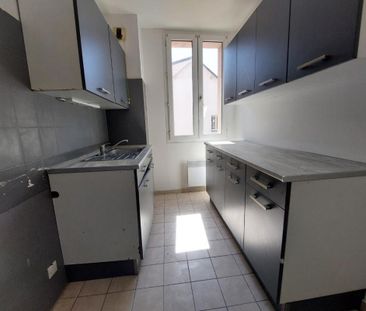 Location Appartement 2 pièces 45m² ELBEUF 76500 - Photo 2