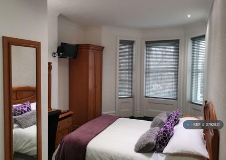 1 bedroom in a house share to rent - Photo 5