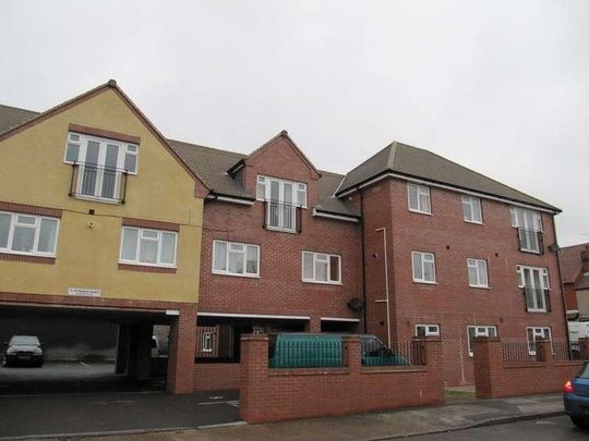 Apartment, Radnor Court, Heath End Road, Nuneaton, CV10 - Photo 1