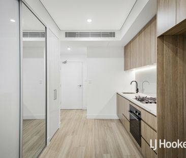 Brand New Studio Apartment - Available now! - Photo 1