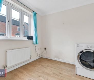 4 bedroom detached house to rent - Photo 1