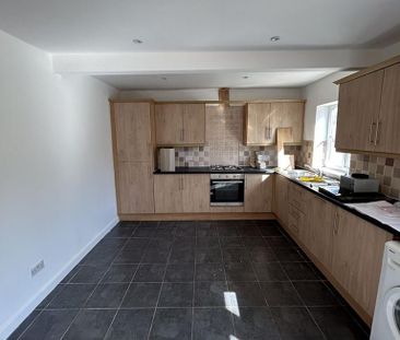 3 bedroom terraced house to rent - Photo 6