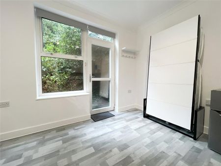 Studio to rent - Photo 4