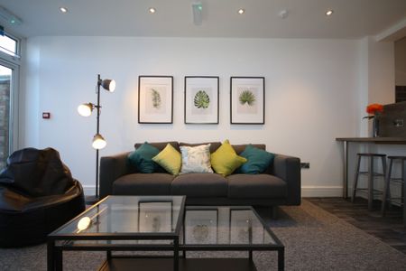 63 Albert Street, Rugby - Photo 2