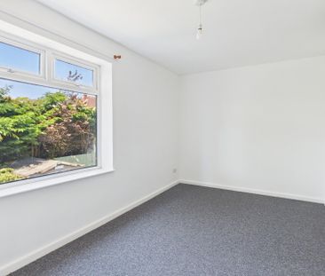 73 Green Oak Avenue, S17 - Photo 2