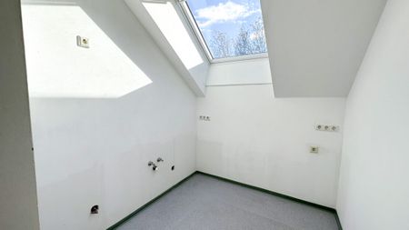 Lichtdurchflutete 3-Zimmer-Dachgeschosswohnung in ruhiger Lage - Foto 5