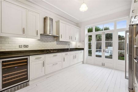 A beautiful four bedroom house. - Photo 5